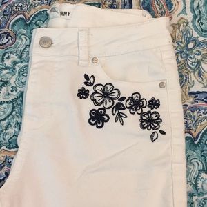 White Capri with navy blue flowers 🌺